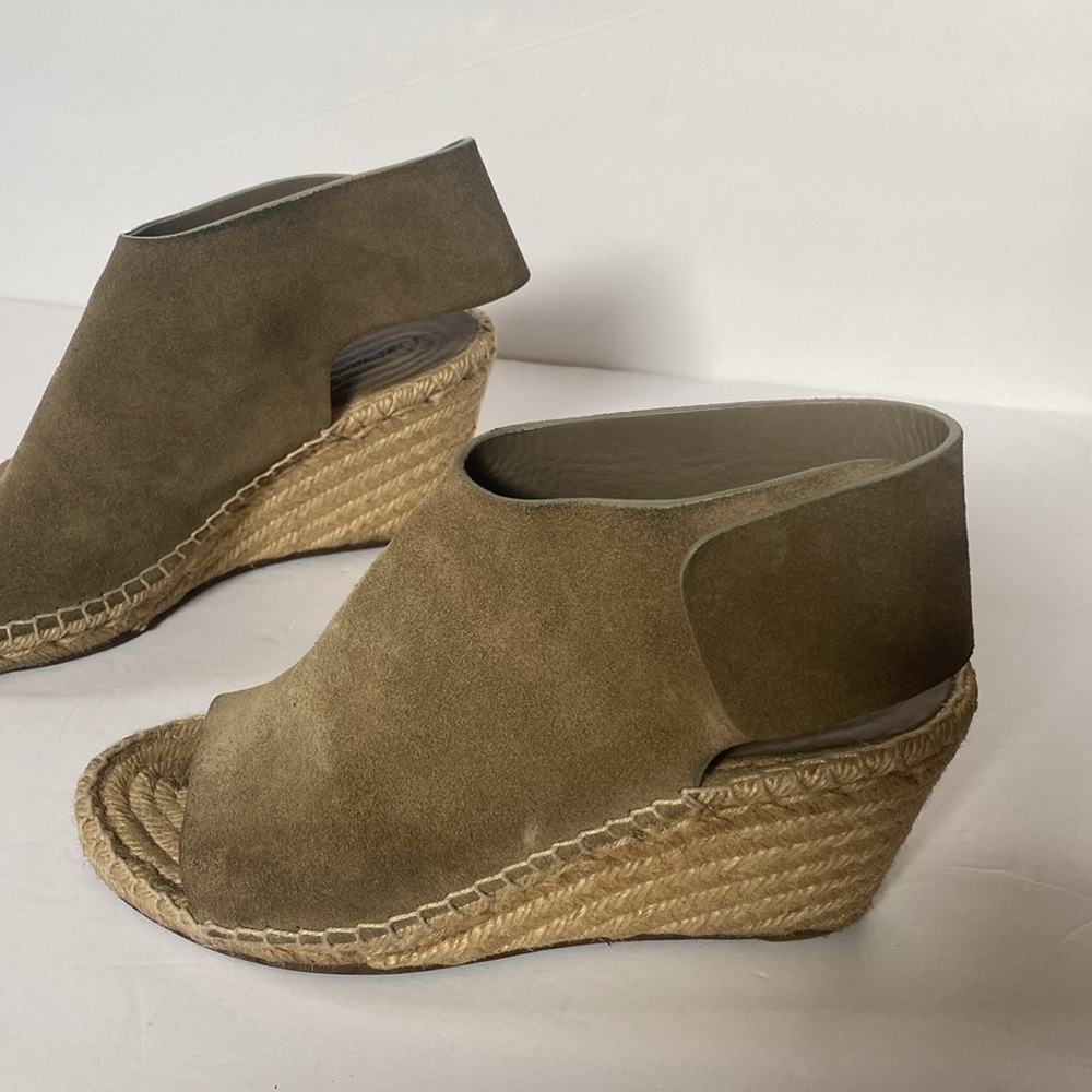 Celine Grey Suede Open Toe Espadrilles
Wedge Sandals Size 37 - Picture 7 of 12